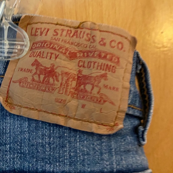 Vintage Levi capris size 8 - Picture 4 of 4